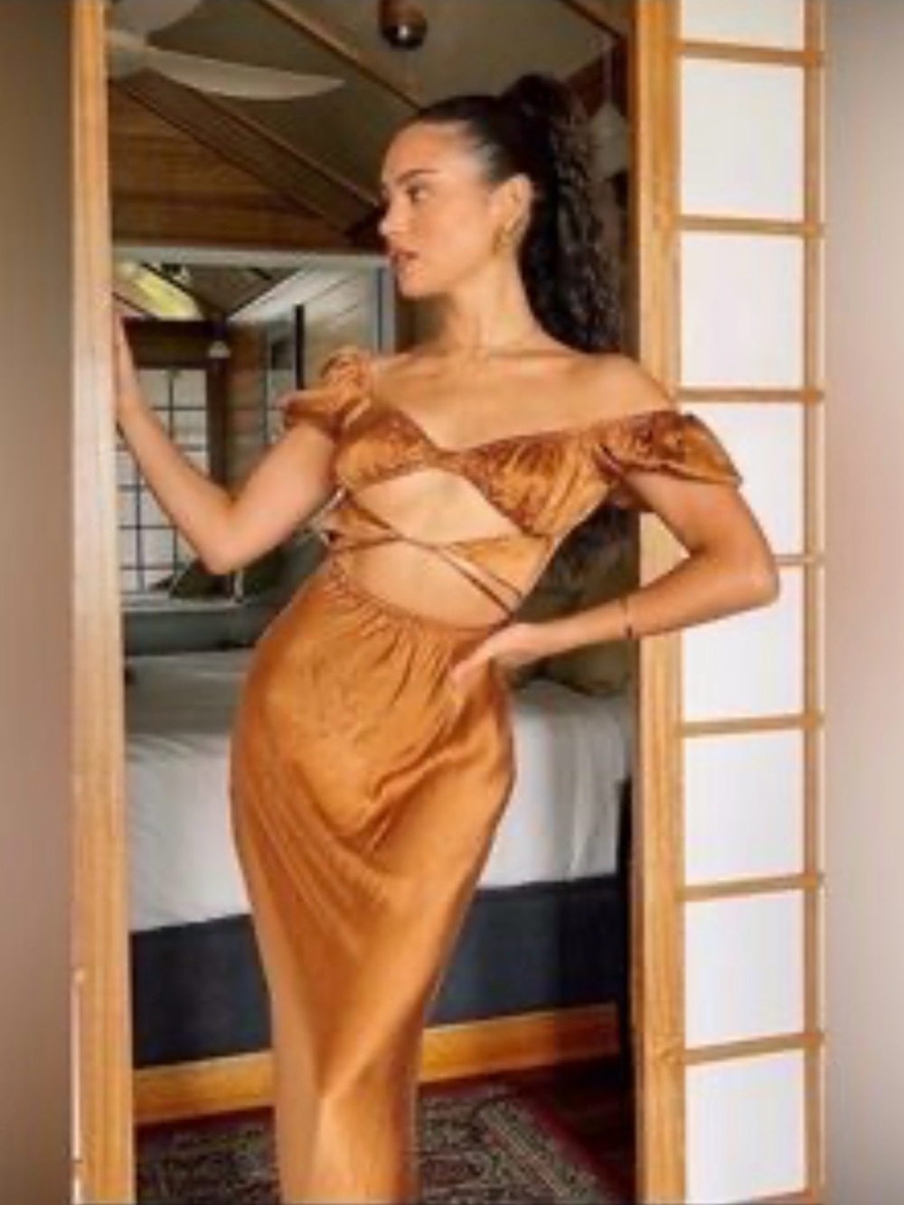 Boohoo Rust Brown Cutout Midi Dress with Puff Sleeves